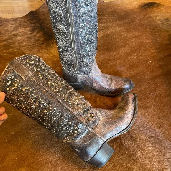 Rare Frye Deborah Studded Boots - Picture 2 of 10